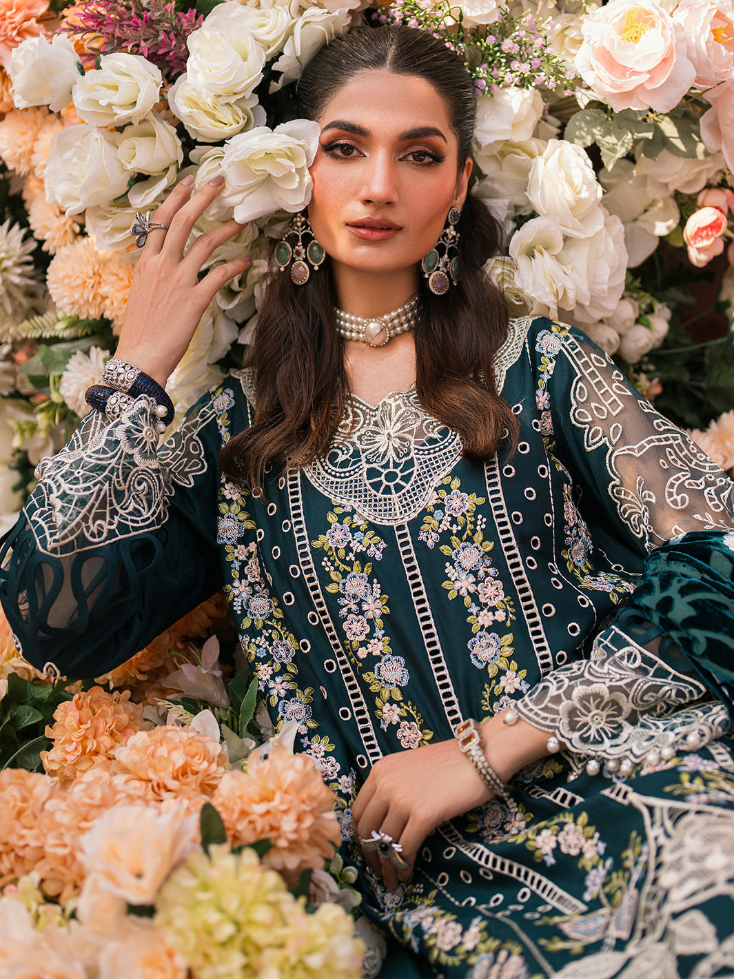 Mahnur 3PC Unstitched Luxury Lawn Chikenkari Heavy Embroidered Suit