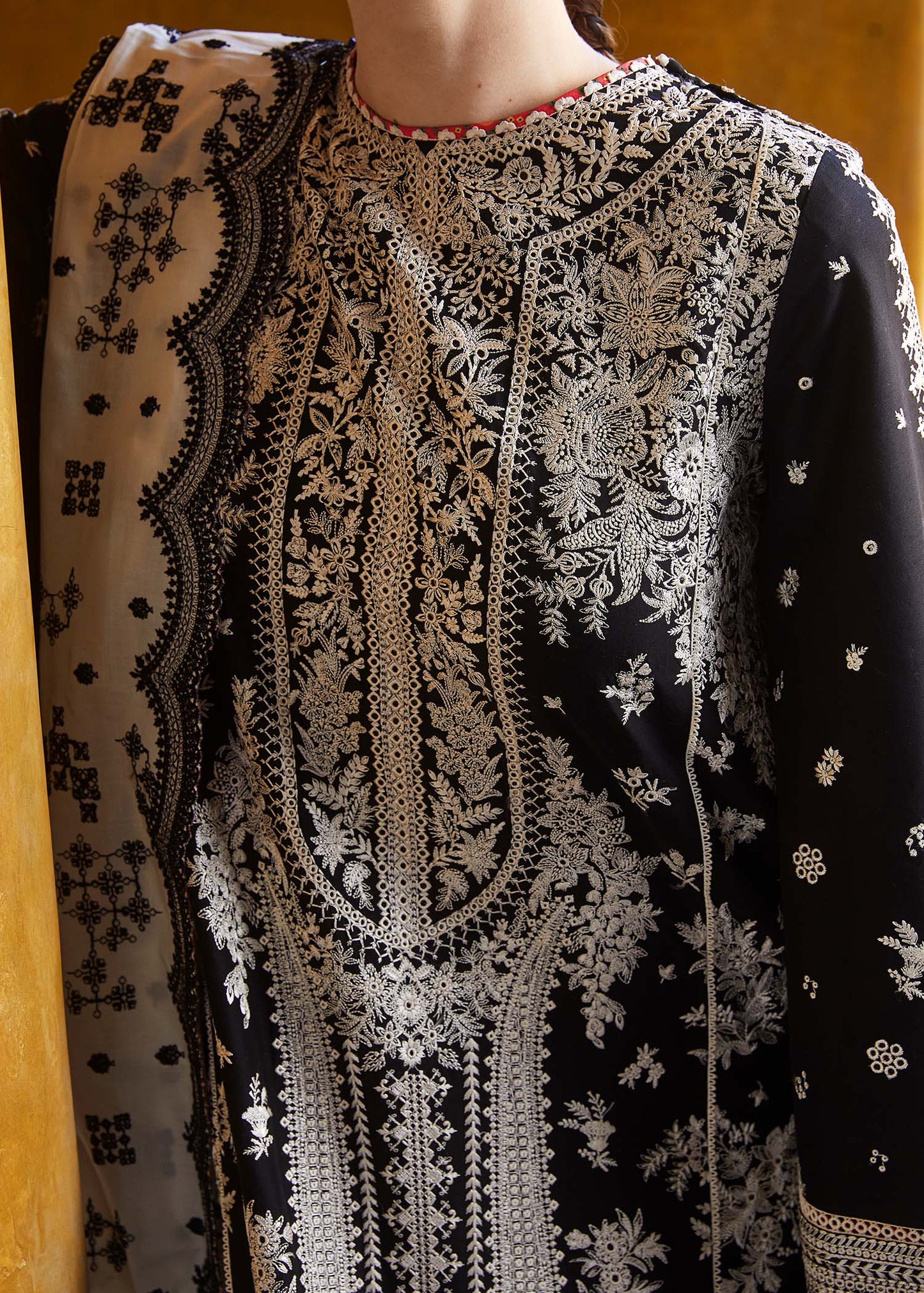 Hussain Rehar FF-004 Unstitched Luxury Lawn Embroidered 3Pc Suit