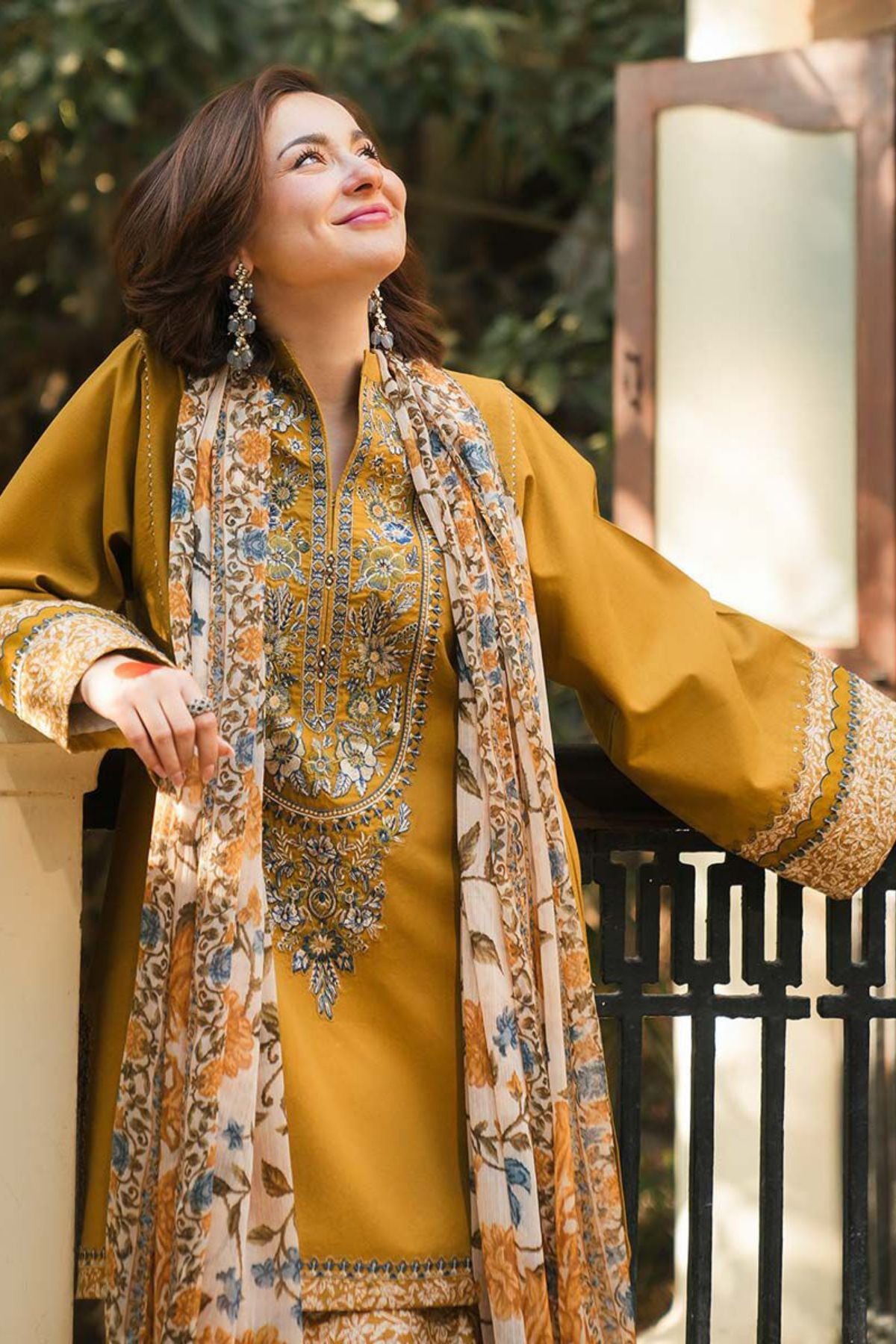 Sapphire 002 Unstitched Luxury Dhanak Heavy Embroidered 3PC Suit