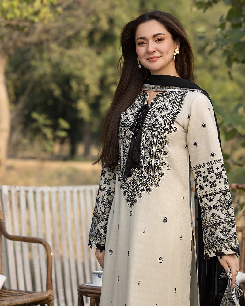 Ally’s 3pc Unstitched Luxury Lawn Embroidered Suit