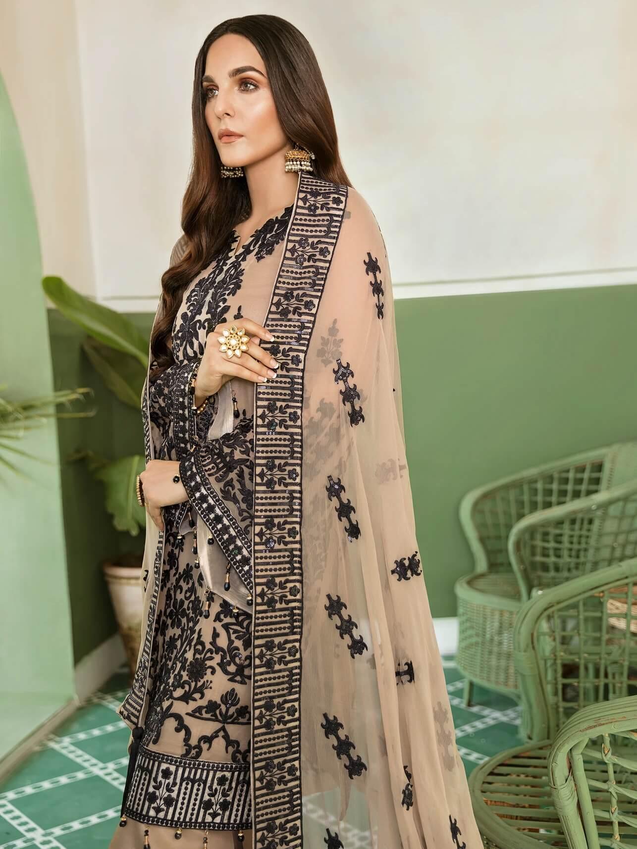 Akber Aslam 3PC Unstitched Luxury Lawn Heavy Embroidered Suit