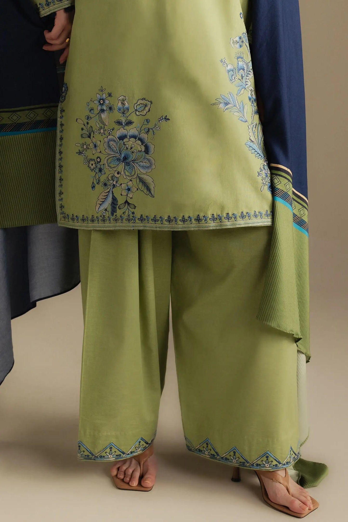 Zara Shahjahan 022 Unstitched Luxury Dhanak Heavy Embroidered 3PC Suit