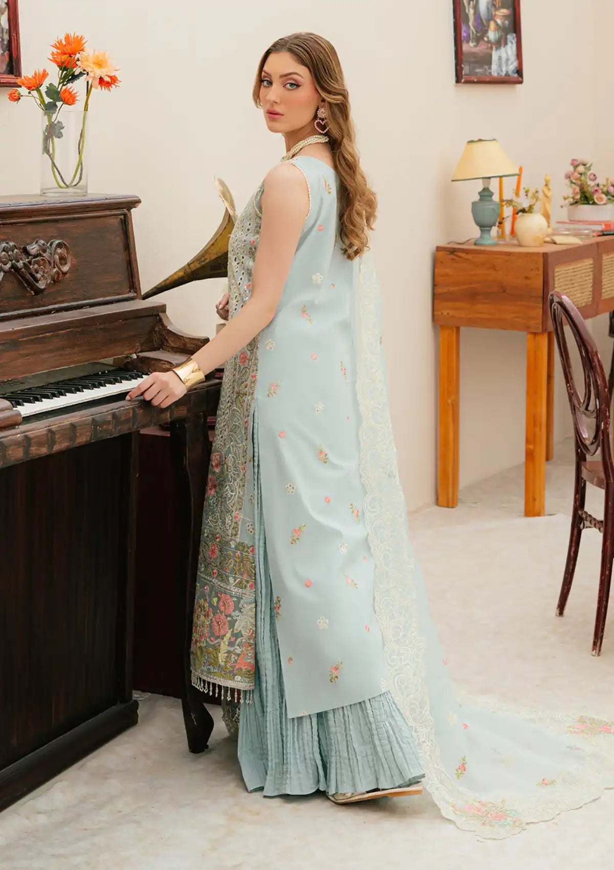 Mahnur 3PC Unstitched Luxury Lawn Chikenkari Heavy Embroidered Suit
