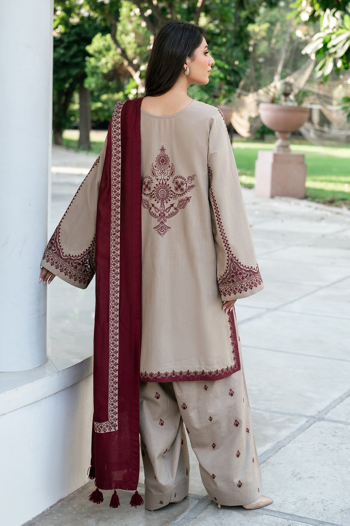 Baroque 3PC Luxury Collection Unstitched Lawn Heavy Embroidered Suit