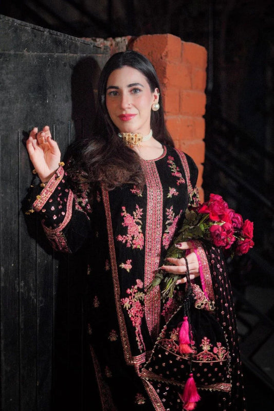 Aneela,s 001 Unstitched Luxury Dhanak Heavy Embroidered 3PC Suit