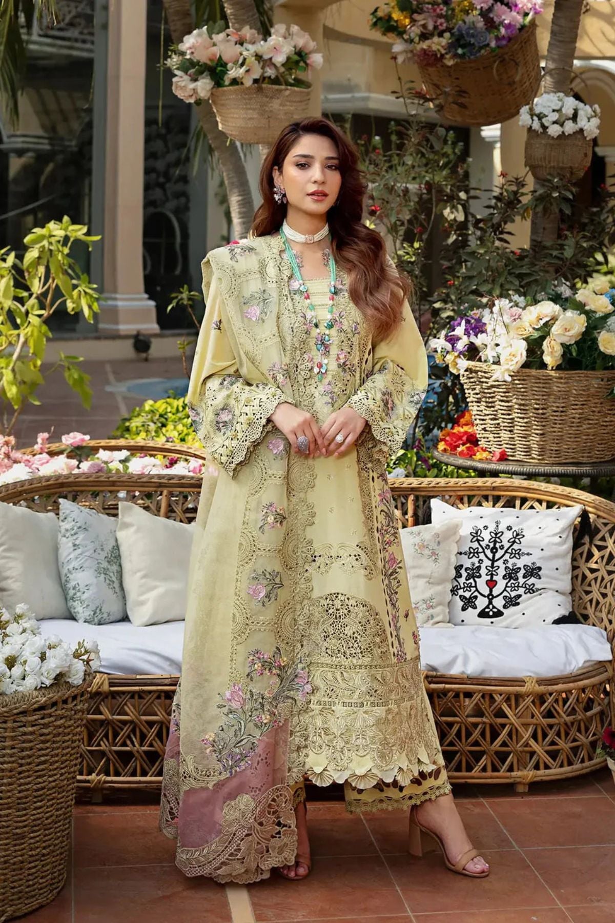 Elaf 004 Unstitched Luxury Dhanak Heavy Chikenkari Embroidered 3PC Suit